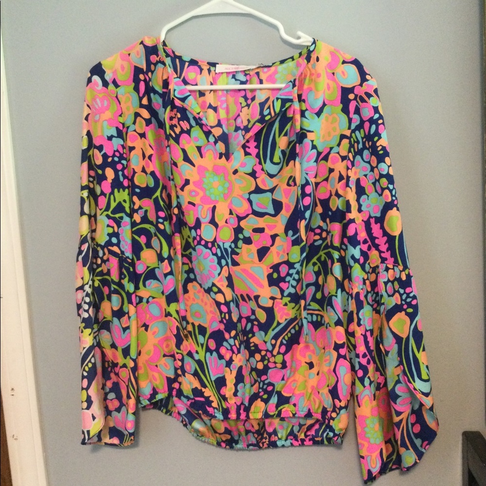 S38.  size small Alice & Trixie top